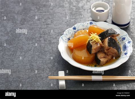 ぶりのあら煮 大根 - 伝統と革新の狭間で